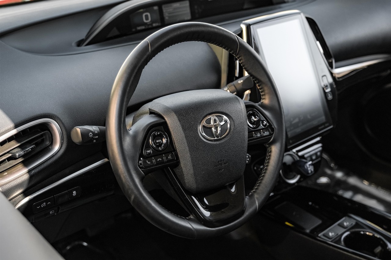 Toyota Prius Prime Vehicle Main Gallery Image 15