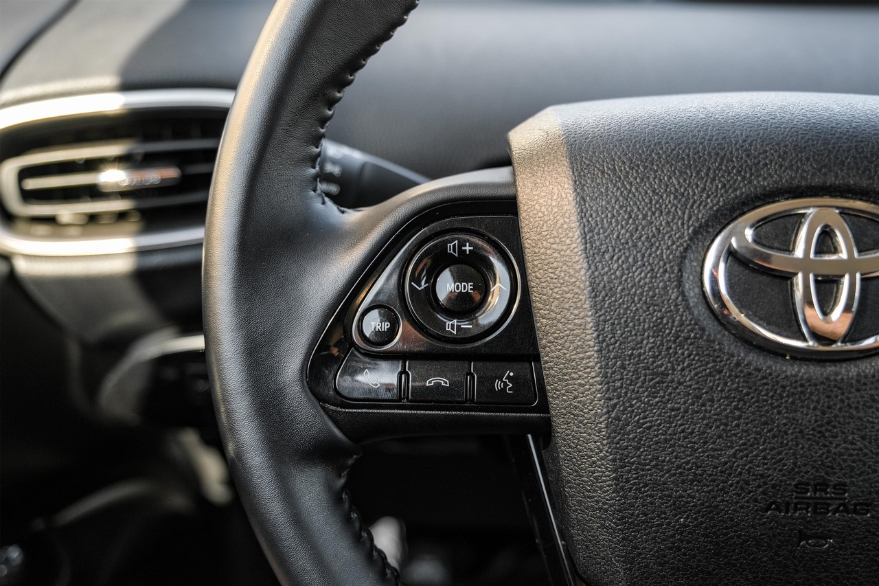 Toyota Prius Prime Vehicle Main Gallery Image 16