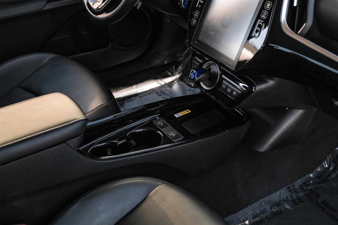 Toyota Prius Prime Vehicle Main Gallery Image 23