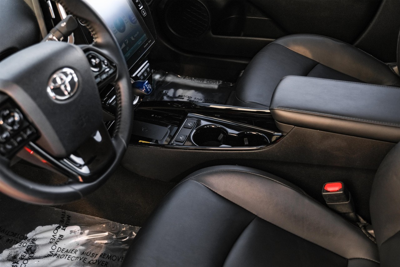 Toyota Prius Prime Vehicle Main Gallery Image 24