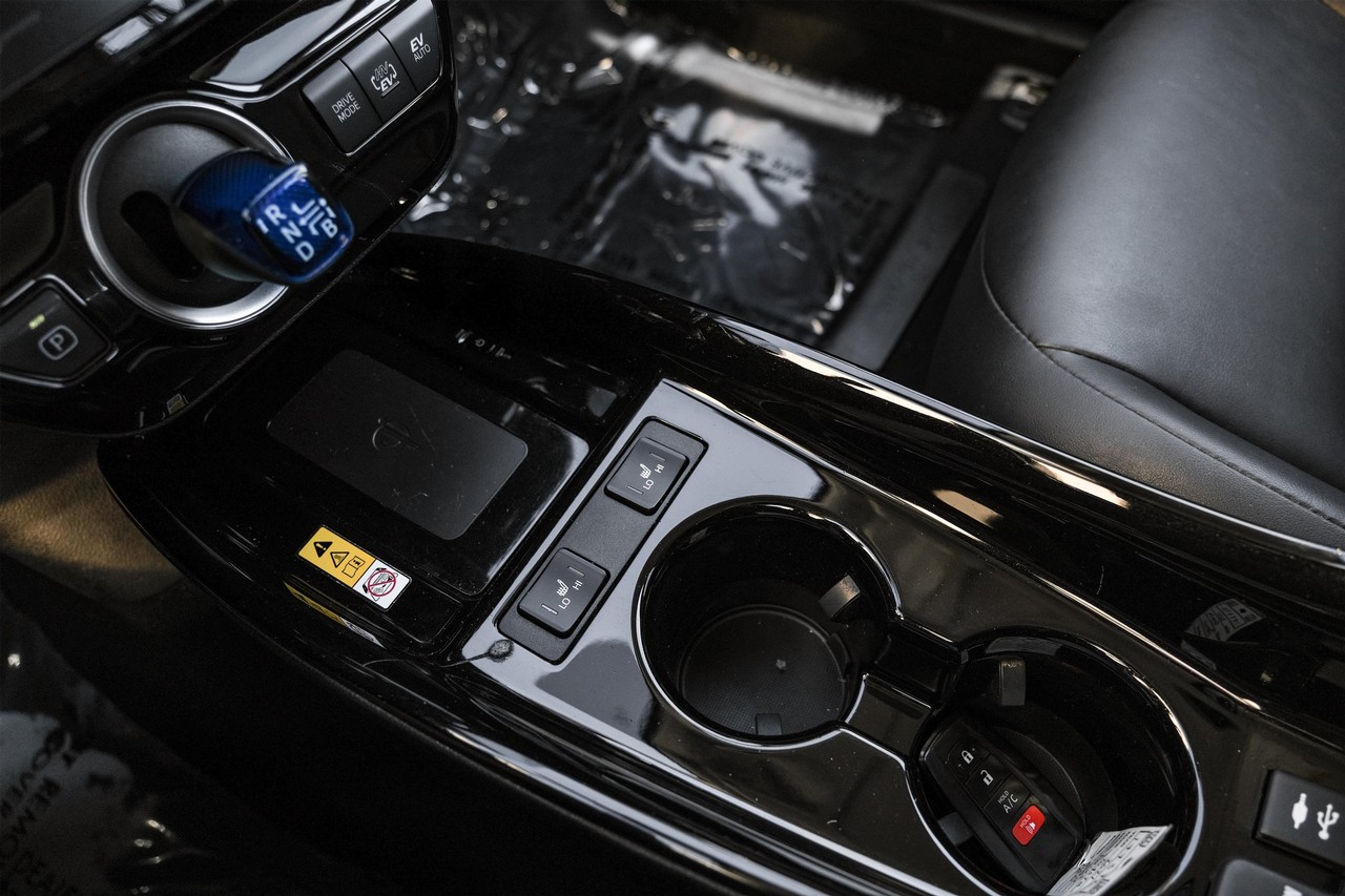 Toyota Prius Prime Vehicle Main Gallery Image 25