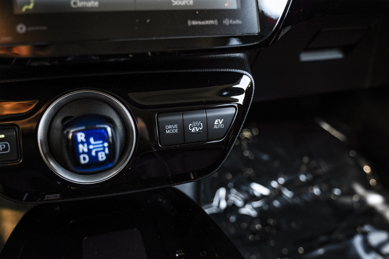 Toyota Prius Prime Vehicle Main Gallery Image 26