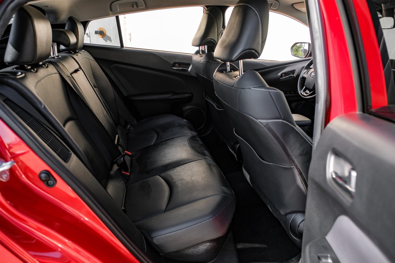 Toyota Prius Prime Vehicle Main Gallery Image 34
