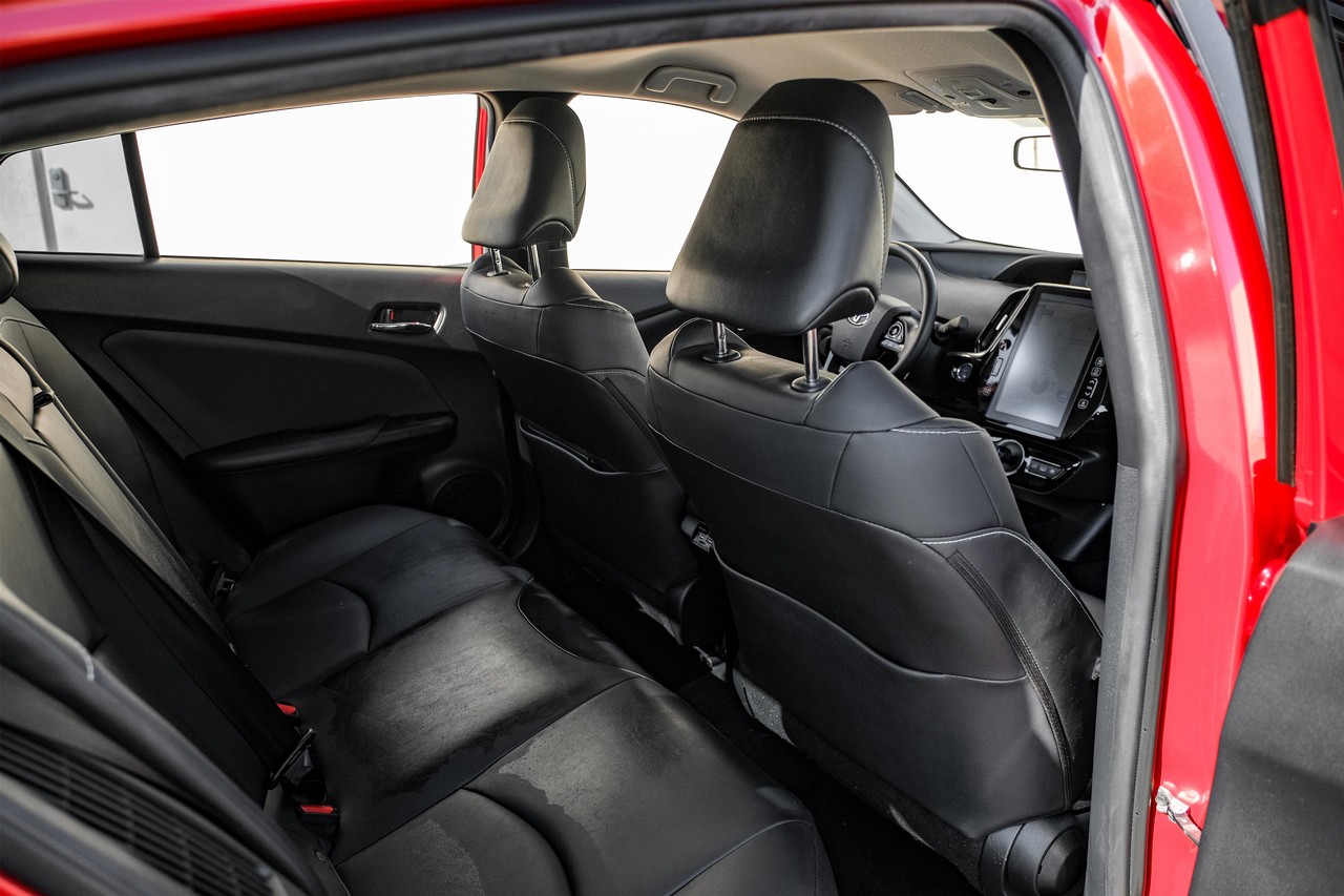 Toyota Prius Prime Vehicle Main Gallery Image 35