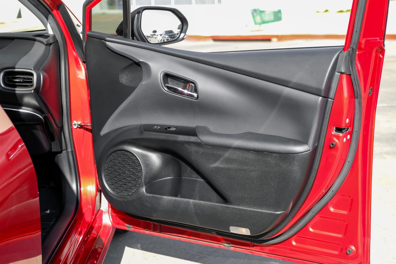 Toyota Prius Prime Vehicle Main Gallery Image 42