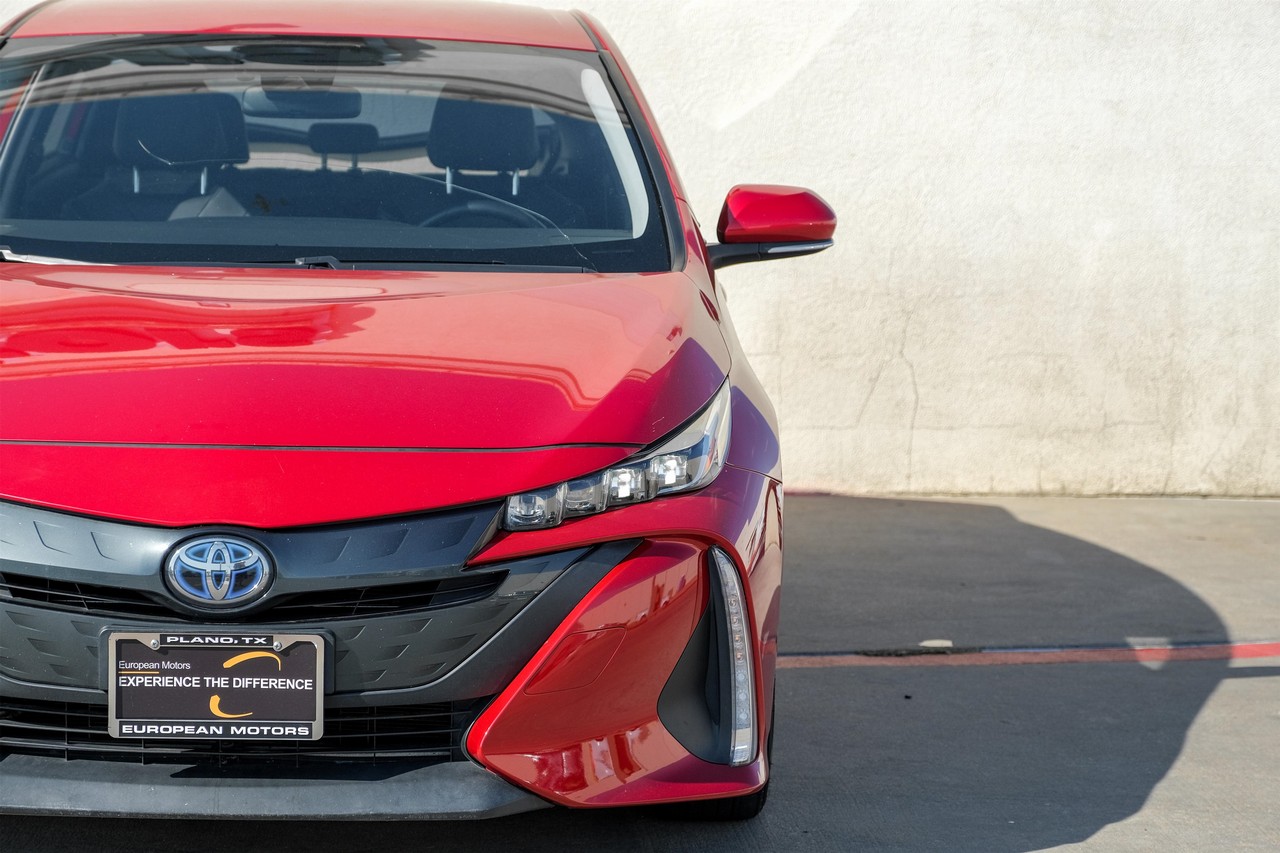 Toyota Prius Prime Vehicle Main Gallery Image 45