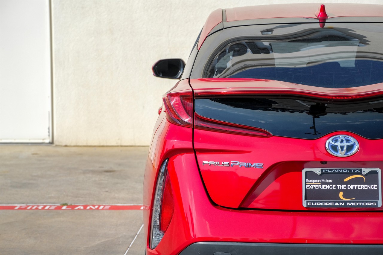 Toyota Prius Prime Vehicle Main Gallery Image 46