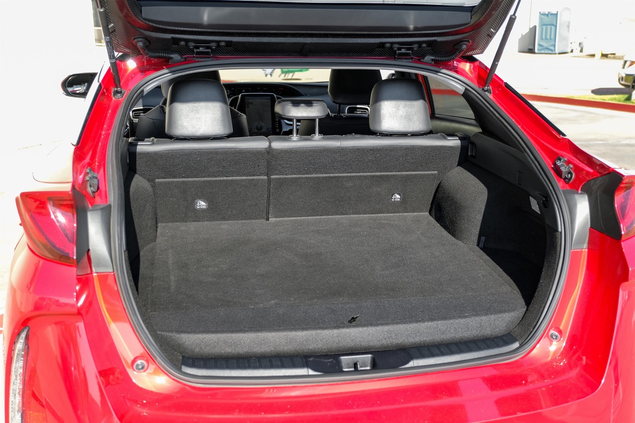 Toyota Prius Prime Vehicle Main Gallery Image 48