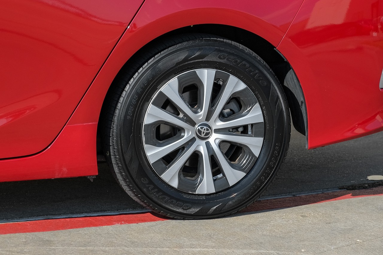 Toyota Prius Prime Vehicle Main Gallery Image 52