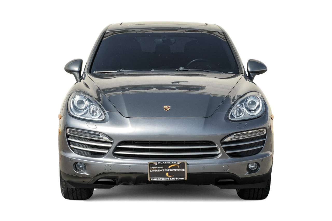 Porsche Cayenne Vehicle Main Gallery Image 06