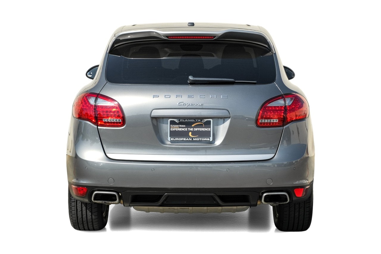 Porsche Cayenne Vehicle Main Gallery Image 10