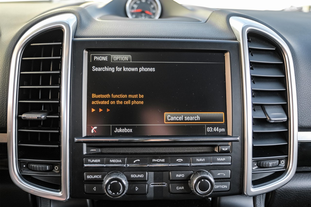 Porsche Cayenne Vehicle Main Gallery Image 29