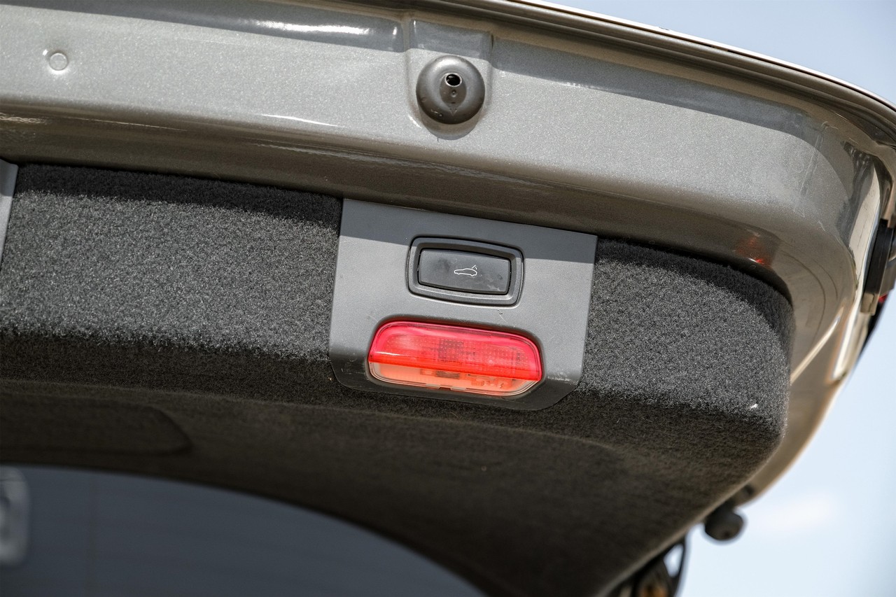 Porsche Cayenne Vehicle Main Gallery Image 49