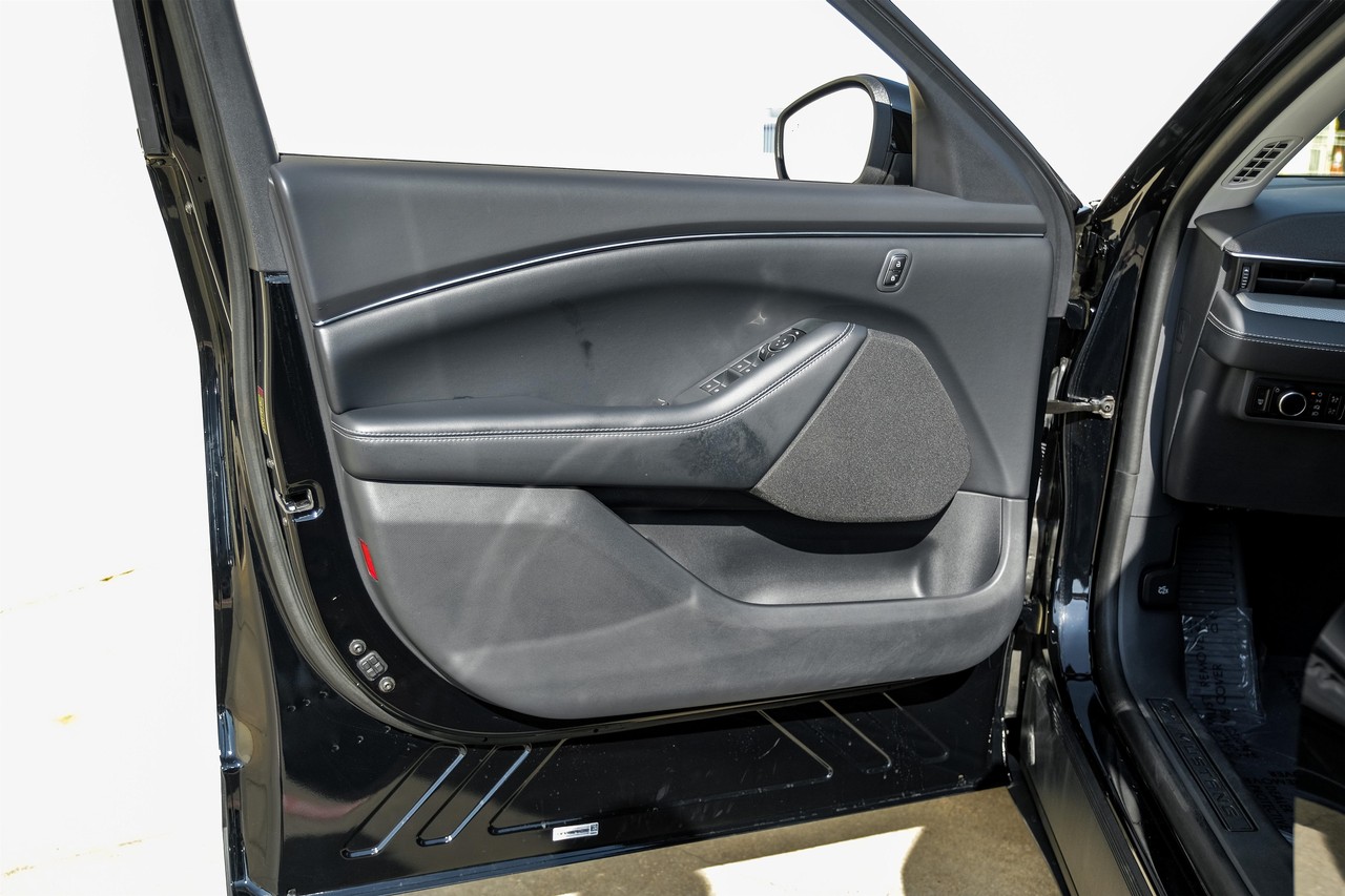 Ford Mustang Mach-E Vehicle Main Gallery Image 41