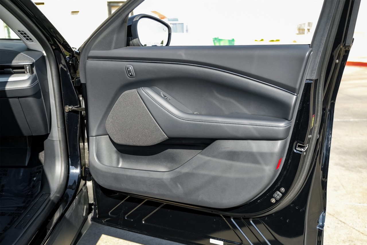 Ford Mustang Mach-E Vehicle Main Gallery Image 43