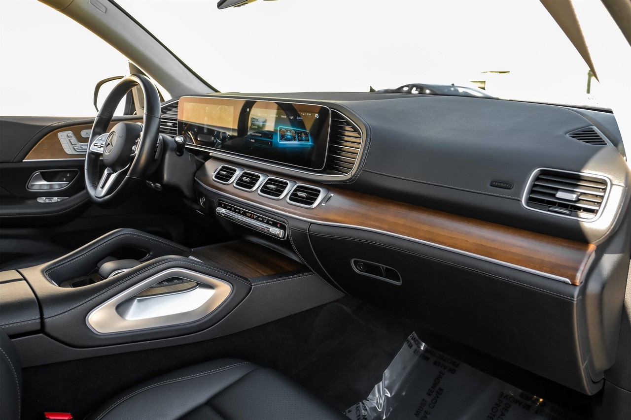 Mercedes-Benz GLE 350 Vehicle Main Gallery Image 13
