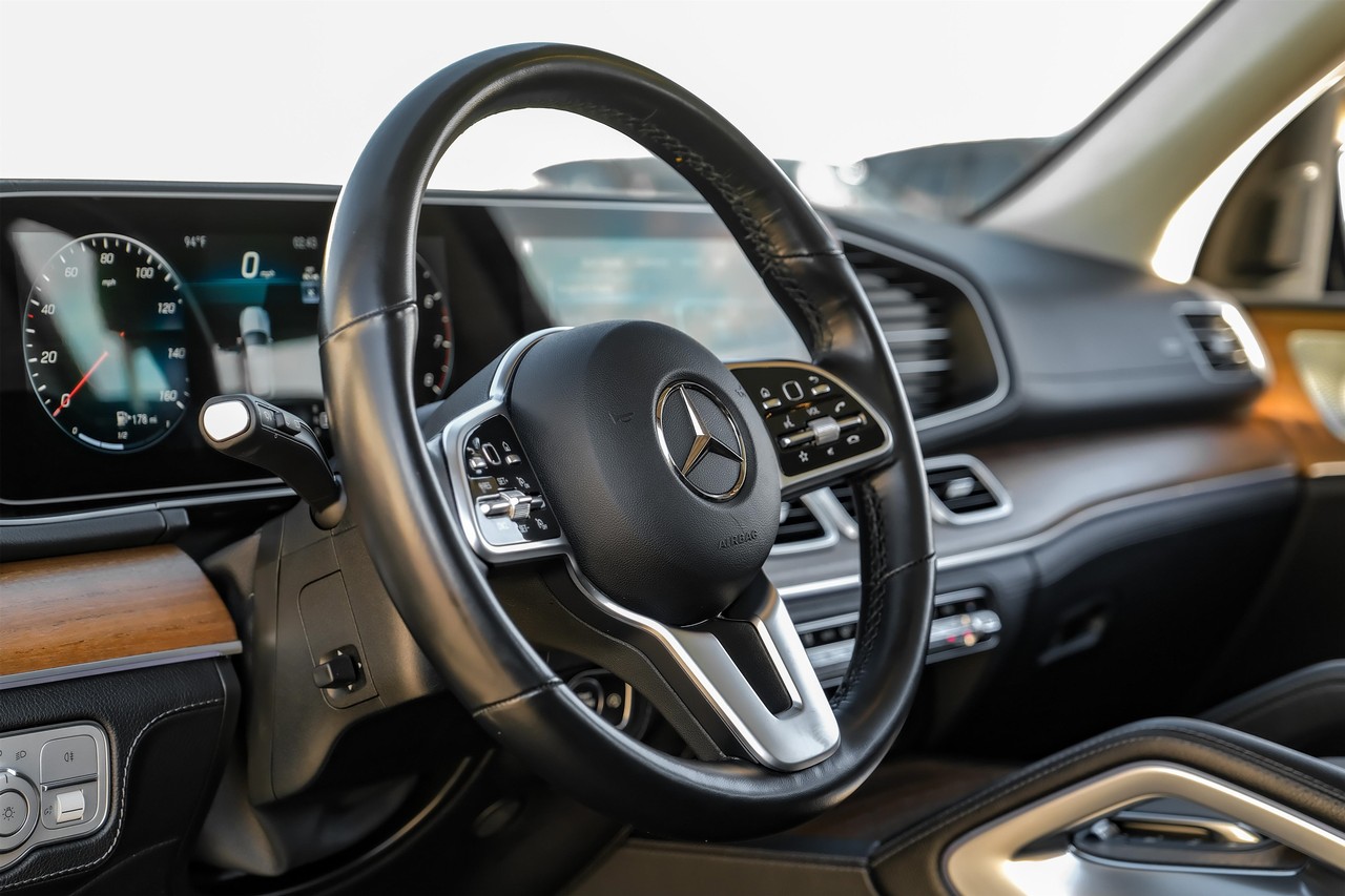 Mercedes-Benz GLE 350 Vehicle Main Gallery Image 16