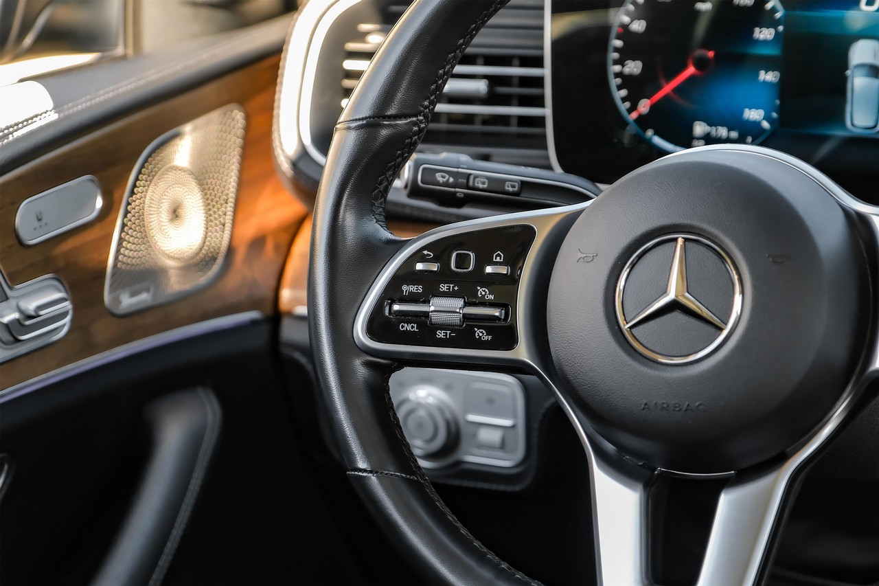 Mercedes-Benz GLE 350 Vehicle Main Gallery Image 17