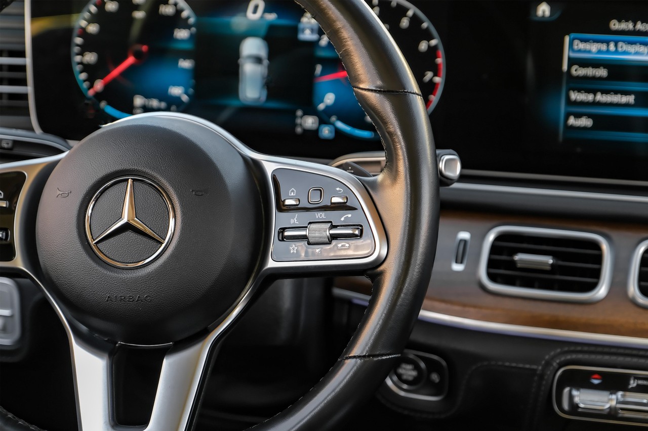 Mercedes-Benz GLE 350 Vehicle Main Gallery Image 18