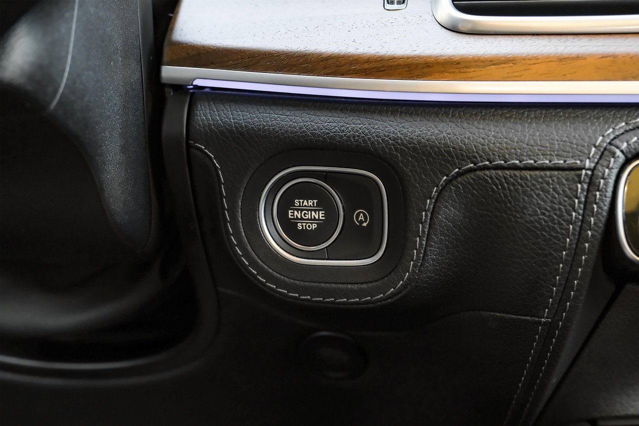 Mercedes-Benz GLE 350 Vehicle Main Gallery Image 21