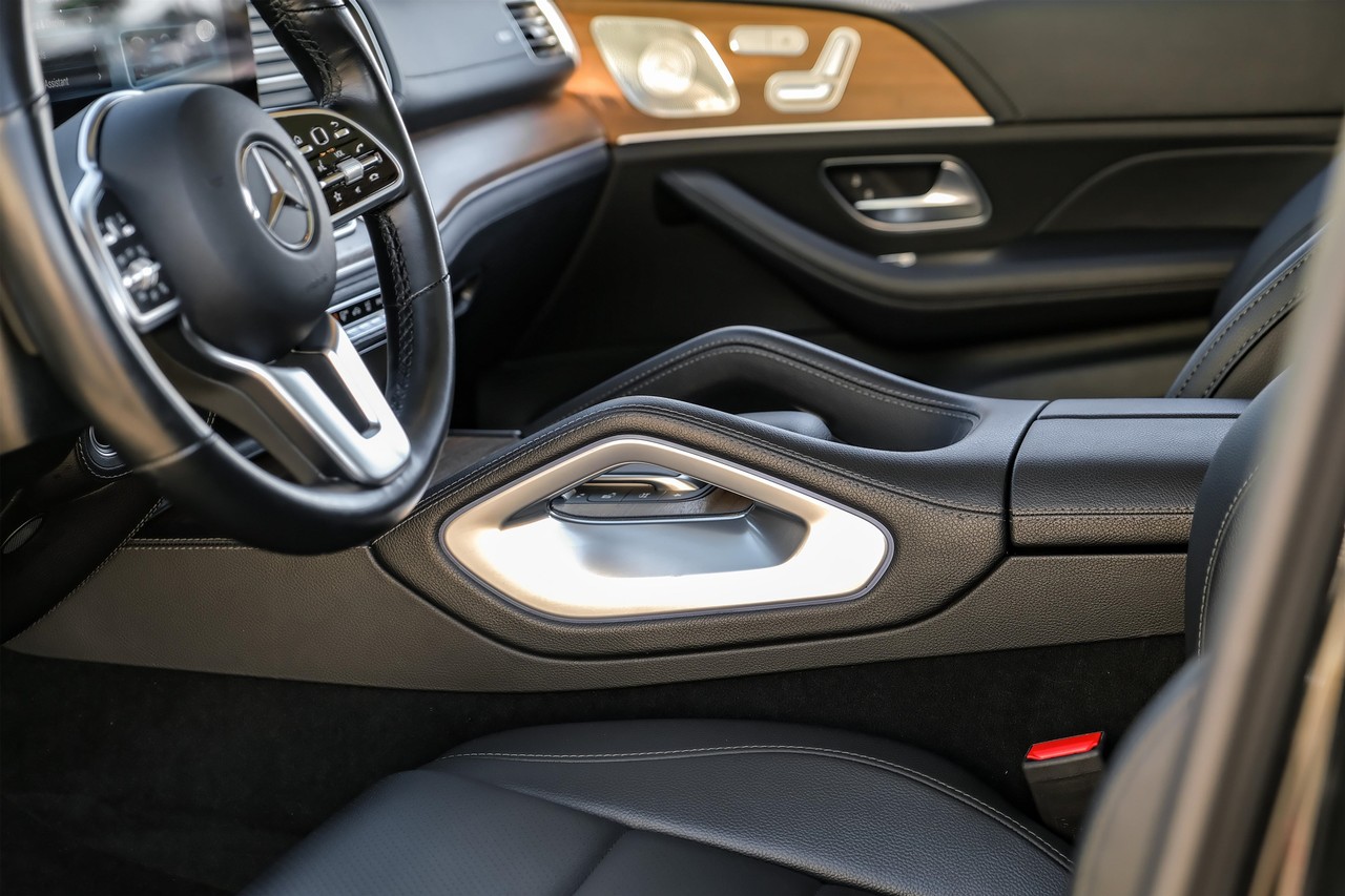Mercedes-Benz GLE 350 Vehicle Main Gallery Image 22