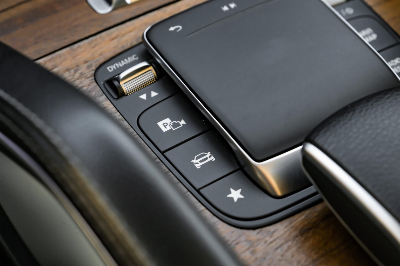 Mercedes-Benz GLE 350 Vehicle Main Gallery Image 23