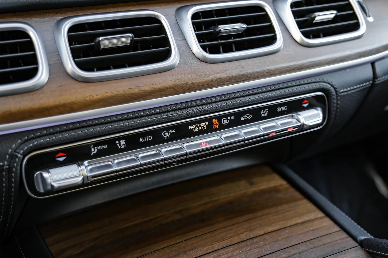 Mercedes-Benz GLE 350 Vehicle Main Gallery Image 25