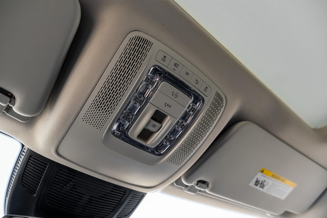 Mercedes-Benz GLE 350 Vehicle Main Gallery Image 26