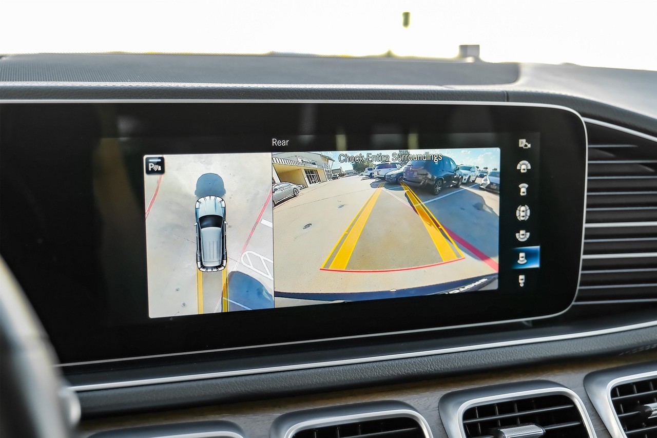 Mercedes-Benz GLE 350 Vehicle Main Gallery Image 30