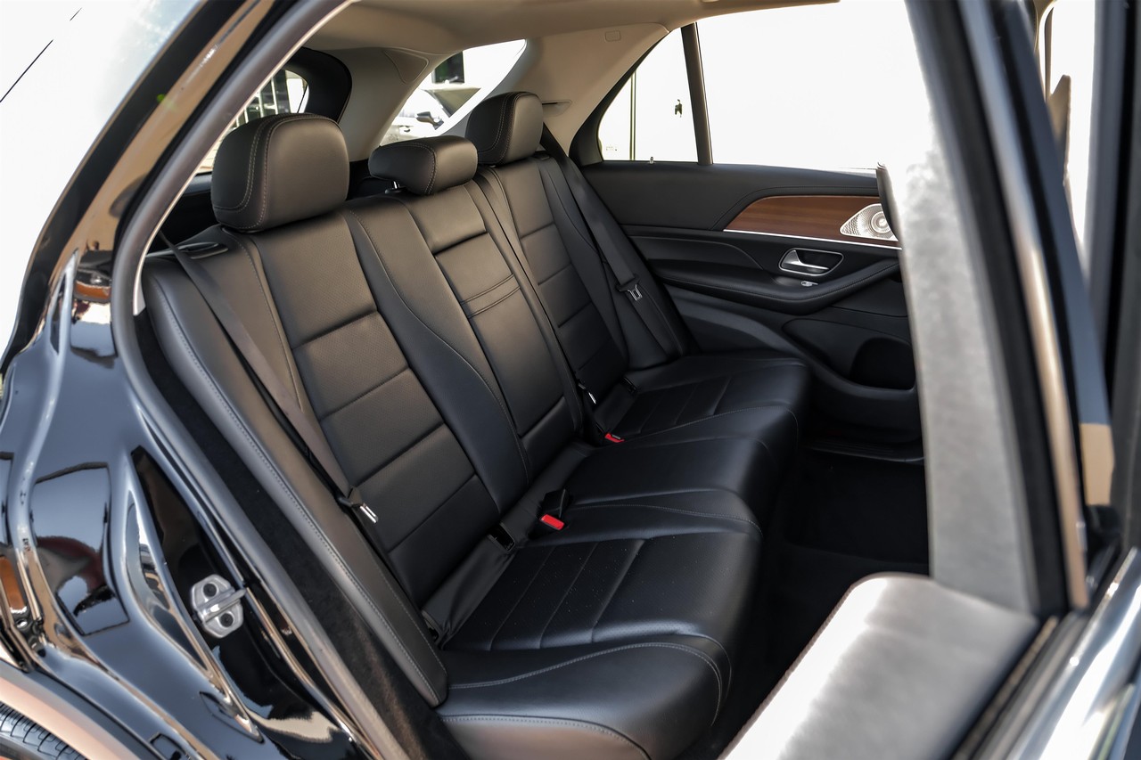 Mercedes-Benz GLE 350 Vehicle Main Gallery Image 35