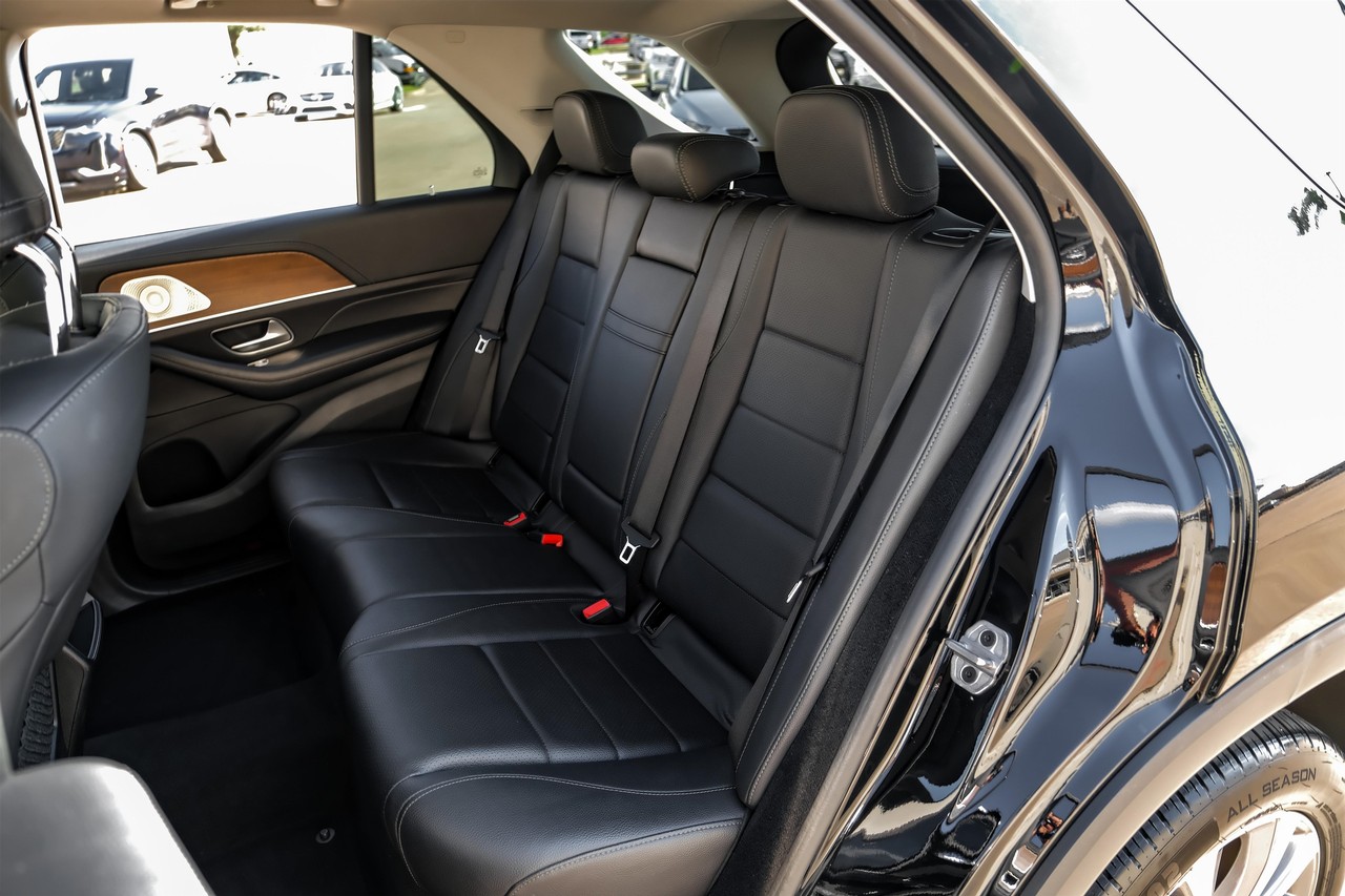 Mercedes-Benz GLE 350 Vehicle Main Gallery Image 38