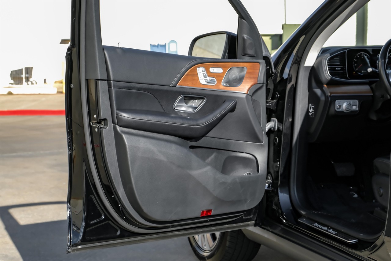 Mercedes-Benz GLE 350 Vehicle Main Gallery Image 41