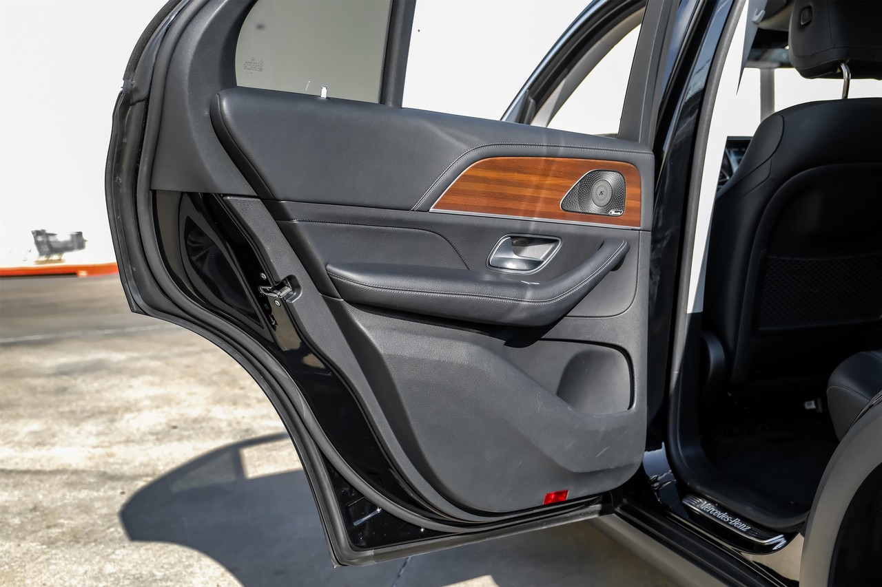 Mercedes-Benz GLE 350 Vehicle Main Gallery Image 45