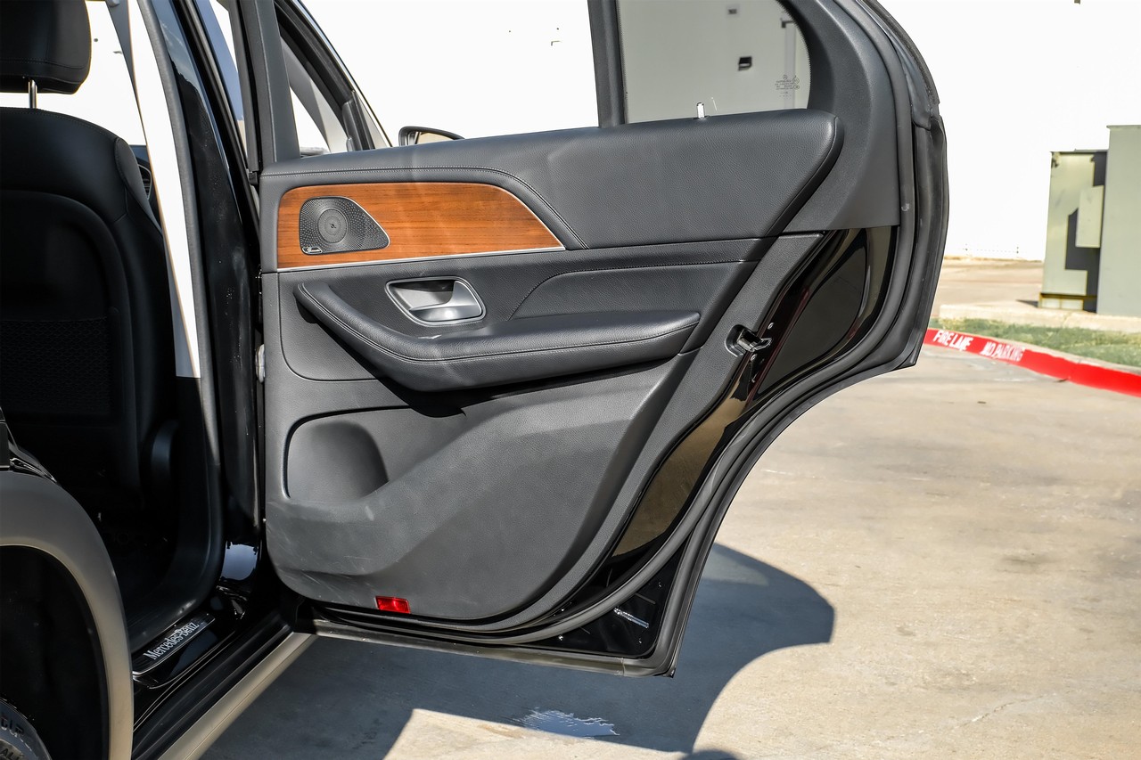 Mercedes-Benz GLE 350 Vehicle Main Gallery Image 46