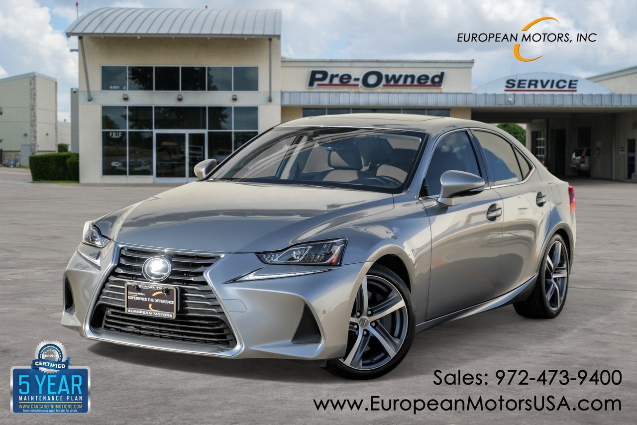 Lexus IS Vehicle Main Gallery Image 01