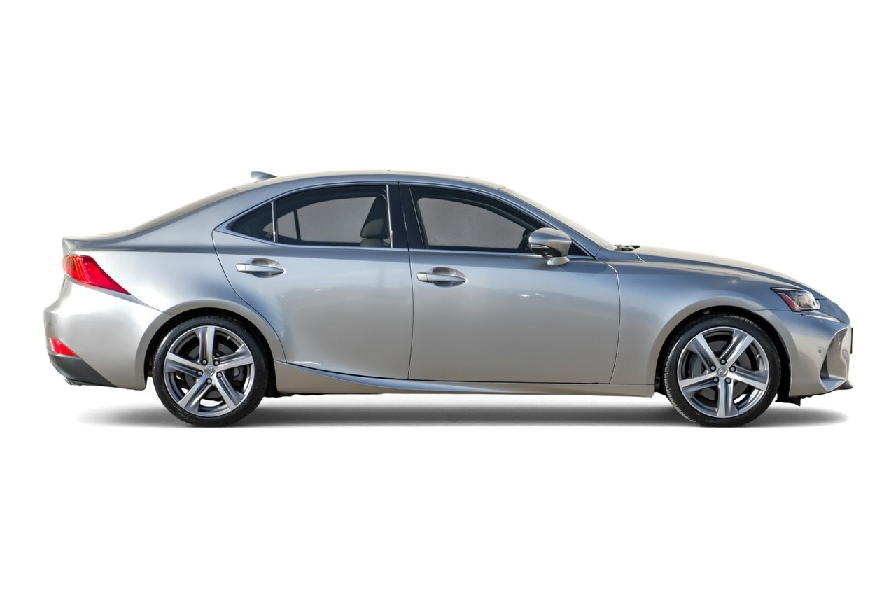 Lexus IS Vehicle Main Gallery Image 08