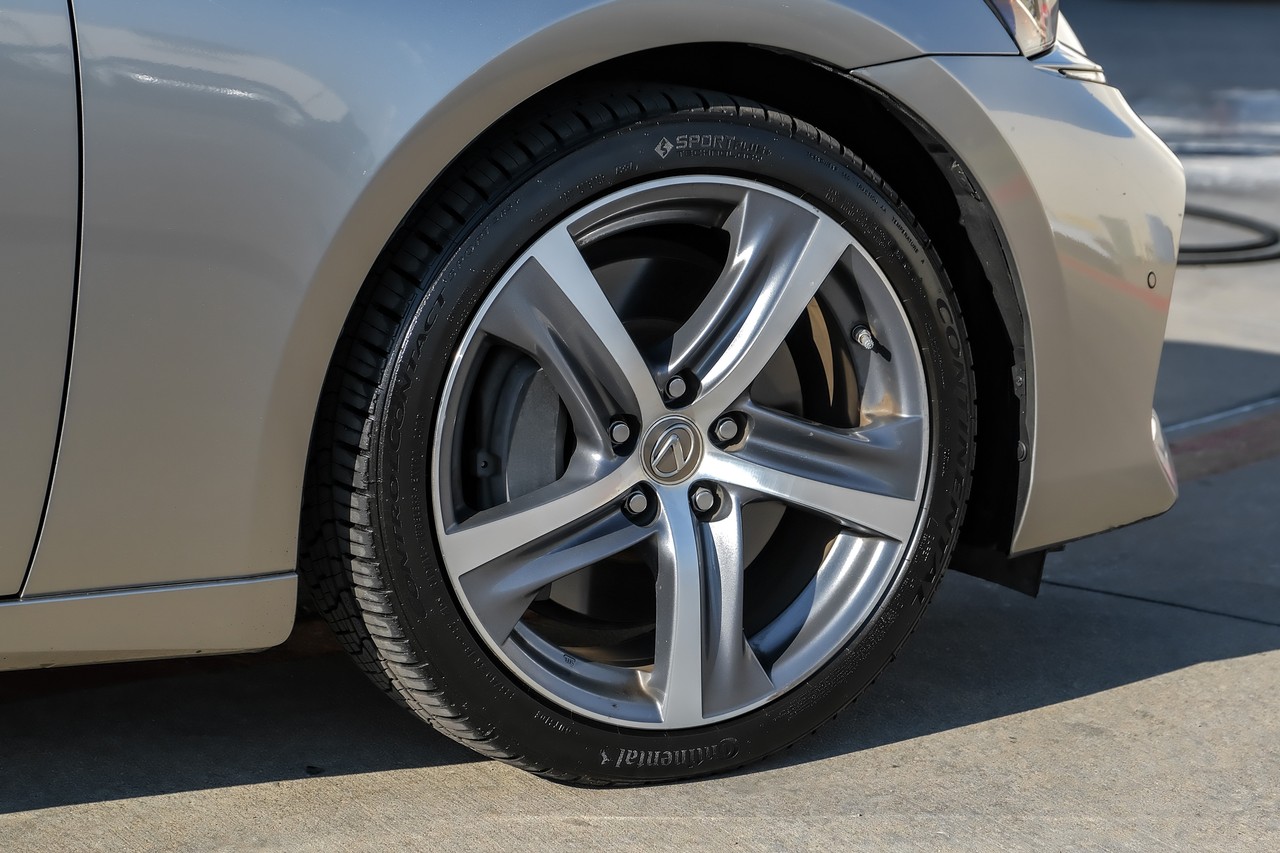 Lexus IS Vehicle Main Gallery Image 54