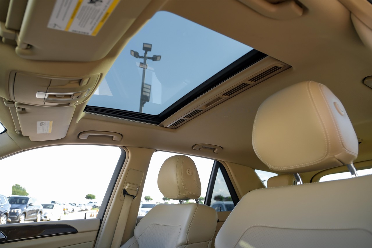 2014 Mercedes Benz ML 350 BlueTEC photo 2