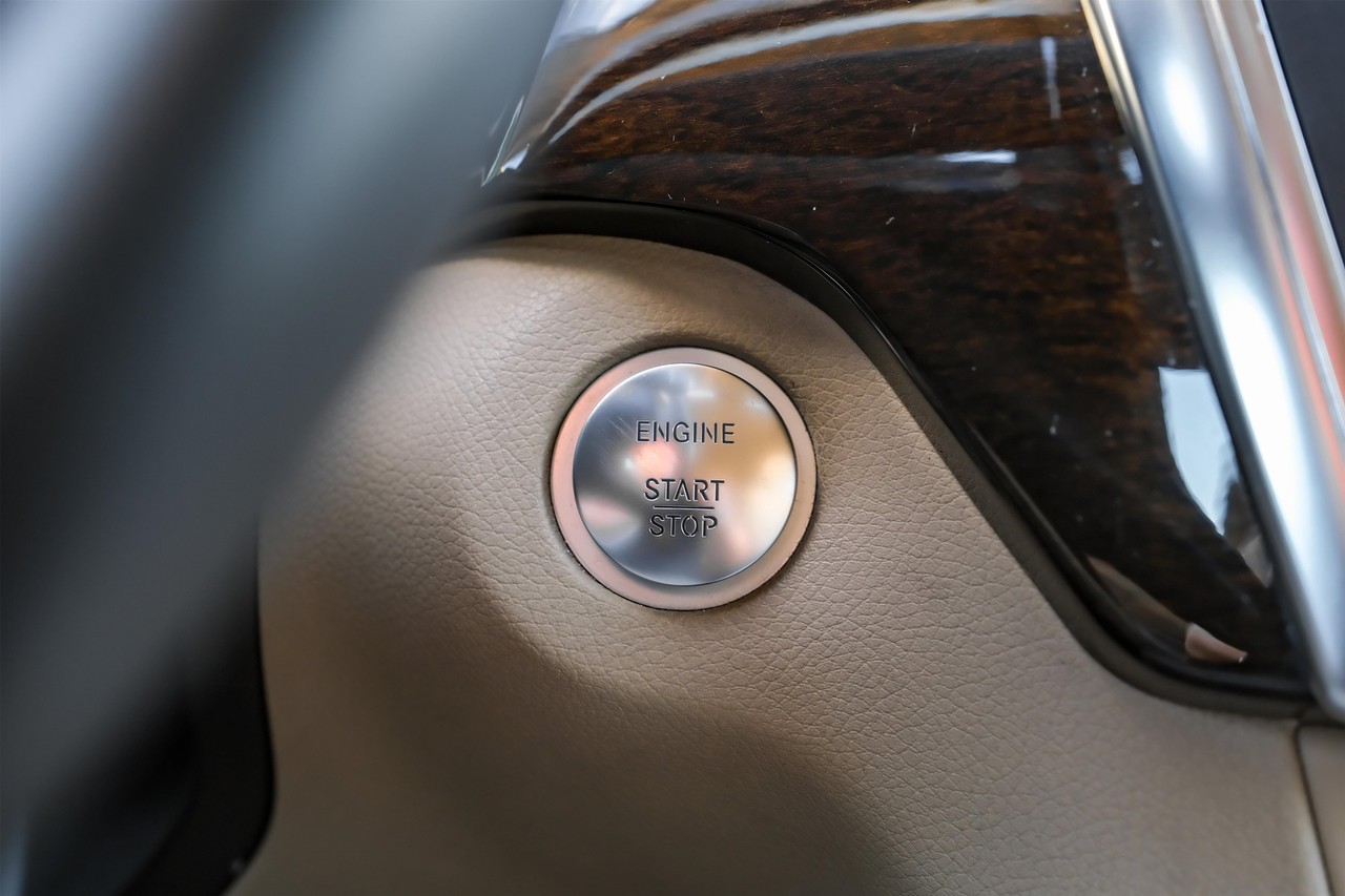 Mercedes-Benz ML 350 Vehicle Main Gallery Image 21