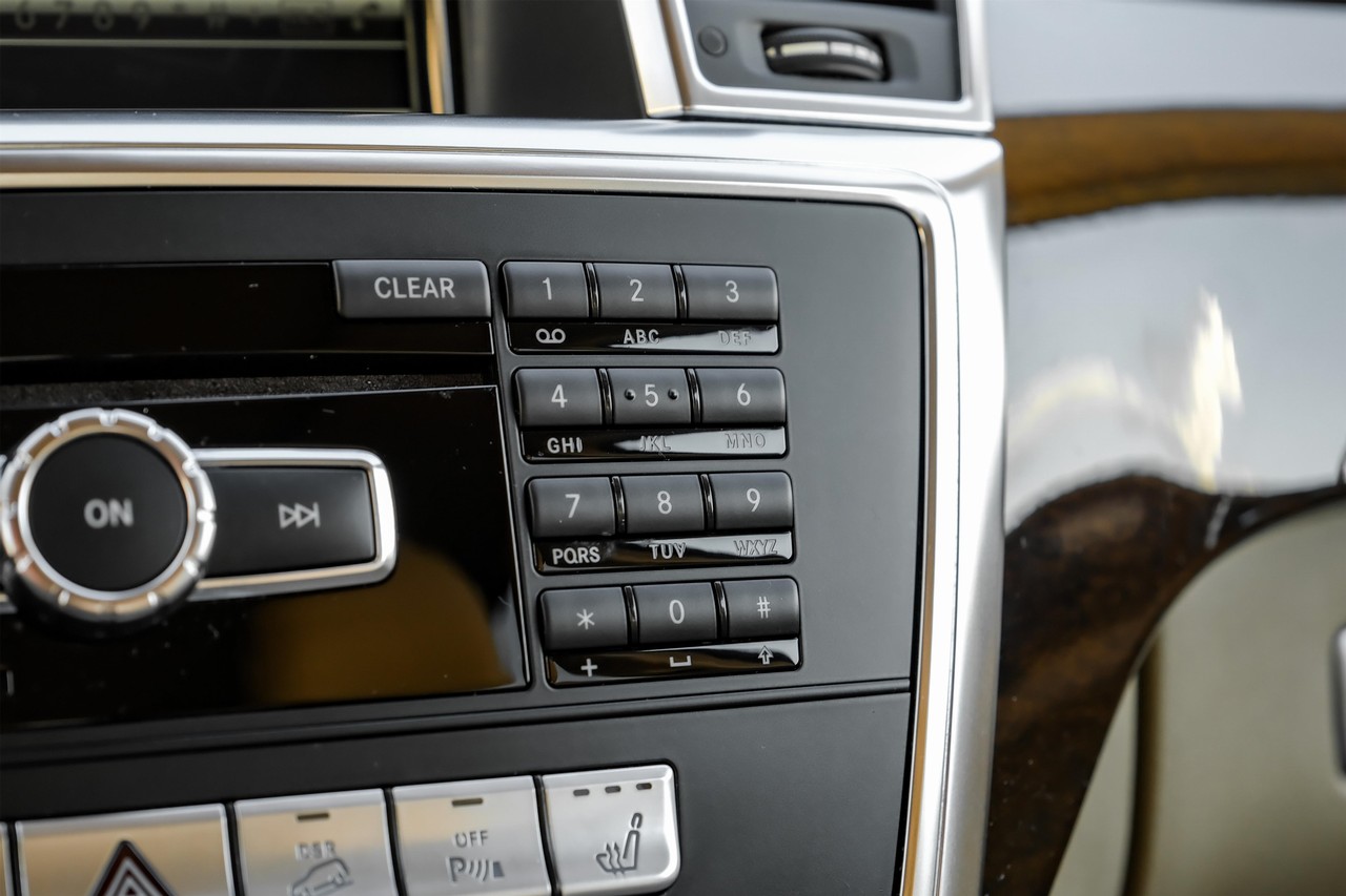 Mercedes-Benz ML 350 Vehicle Main Gallery Image 26