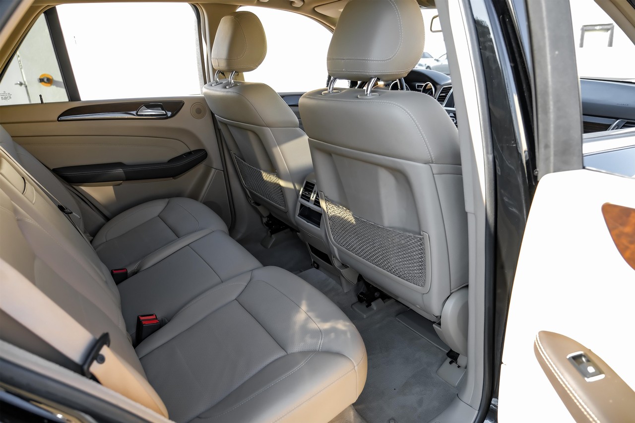Mercedes-Benz ML 350 Vehicle Main Gallery Image 35