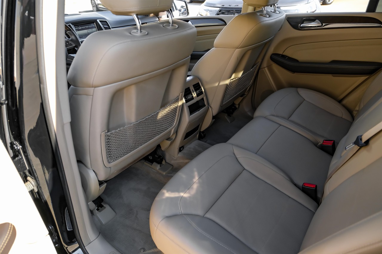 Mercedes-Benz ML 350 Vehicle Main Gallery Image 36