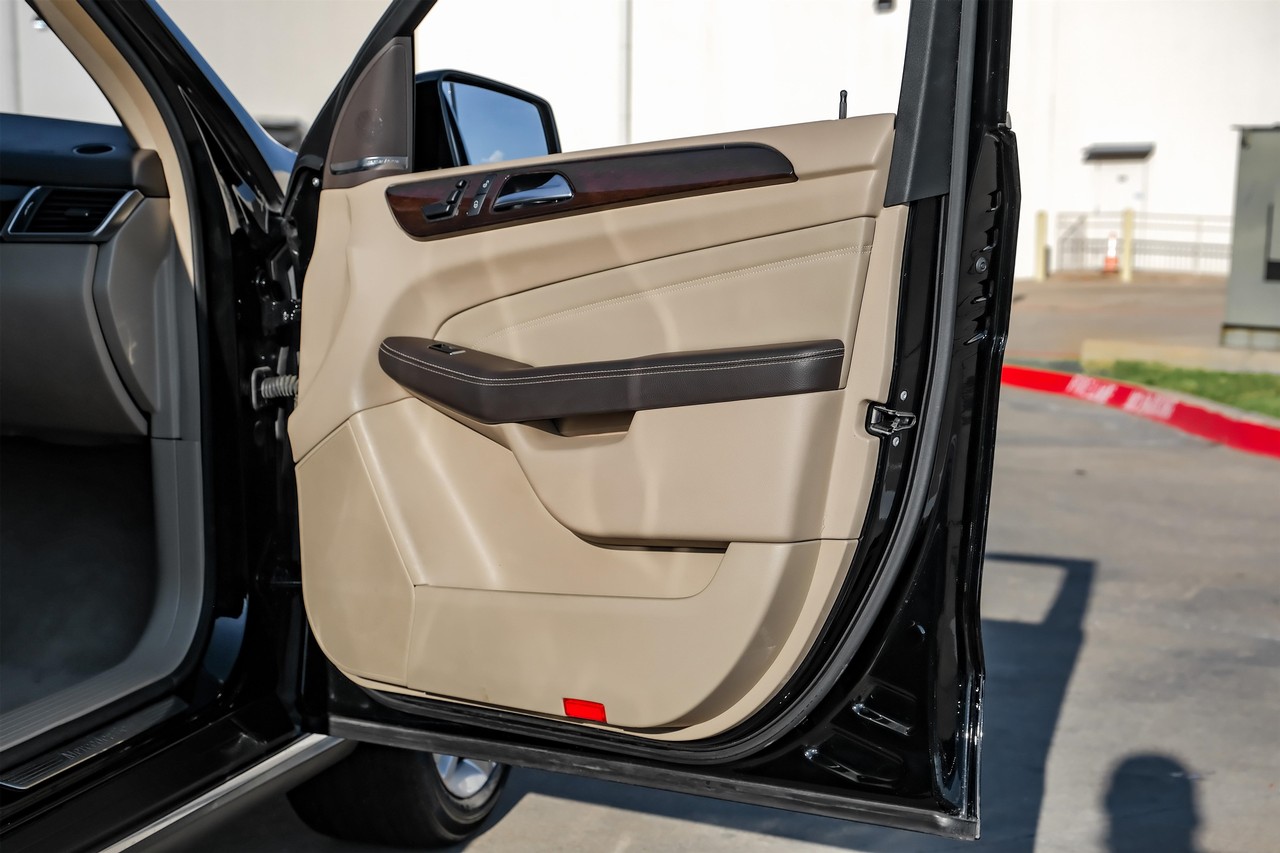 Mercedes-Benz ML 350 Vehicle Main Gallery Image 40