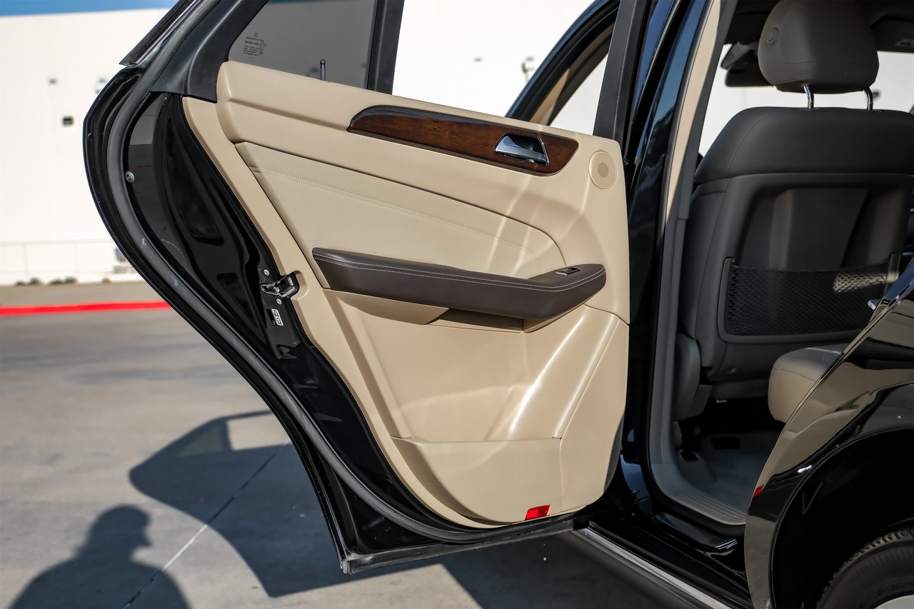 Mercedes-Benz ML 350 Vehicle Main Gallery Image 41