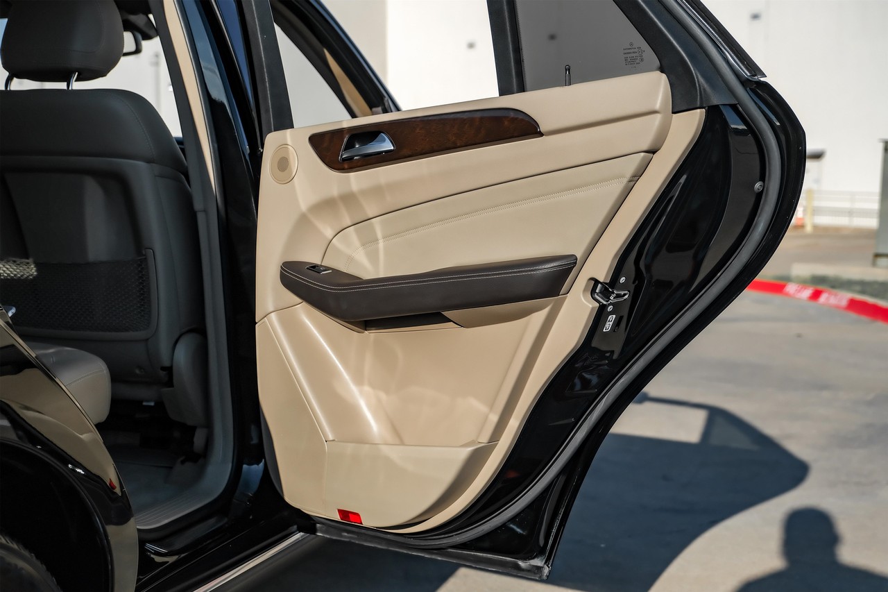 Mercedes-Benz ML 350 Vehicle Main Gallery Image 42
