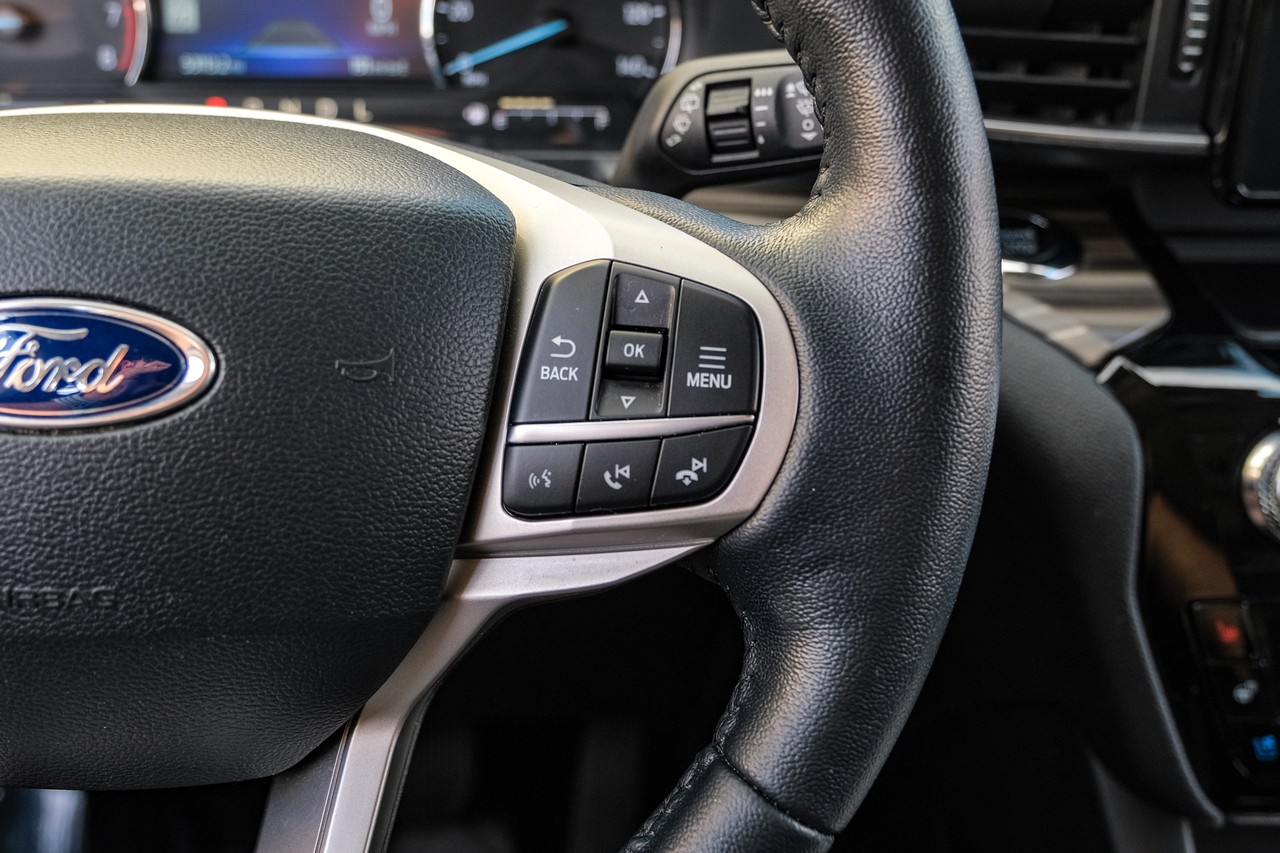 Ford Explorer Vehicle Main Gallery Image 17