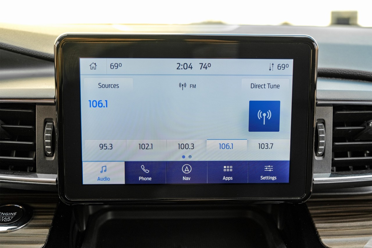 Ford Explorer Vehicle Main Gallery Image 29