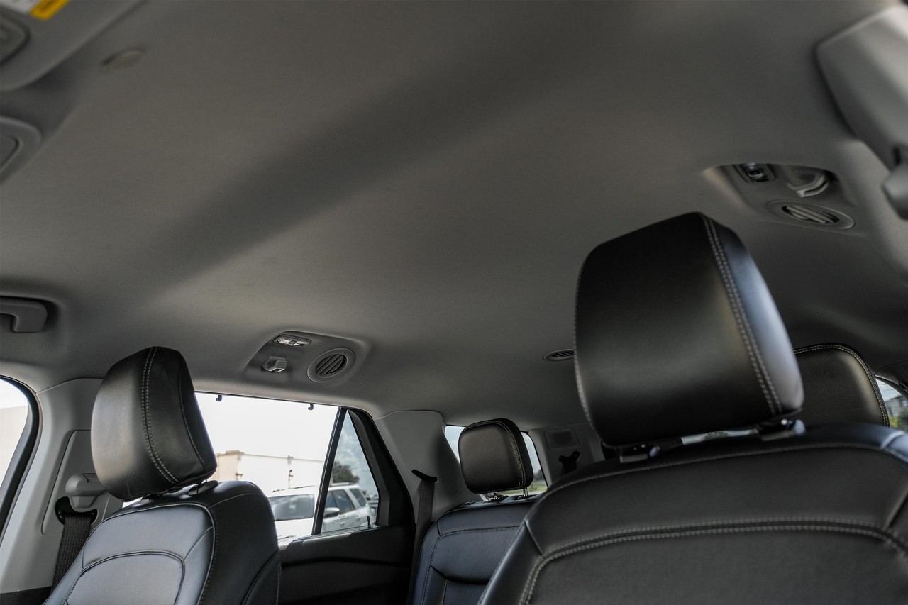 Ford Explorer Vehicle Main Gallery Image 30