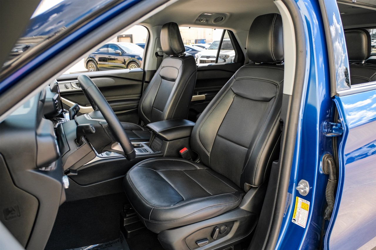 Ford Explorer Vehicle Main Gallery Image 31