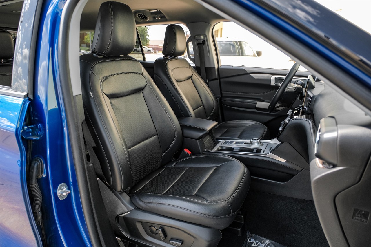 Ford Explorer Vehicle Main Gallery Image 34